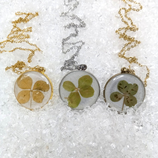 Necklace with a four leaf clover pendant. Also 3 colors available. Gold, silver and bronze.